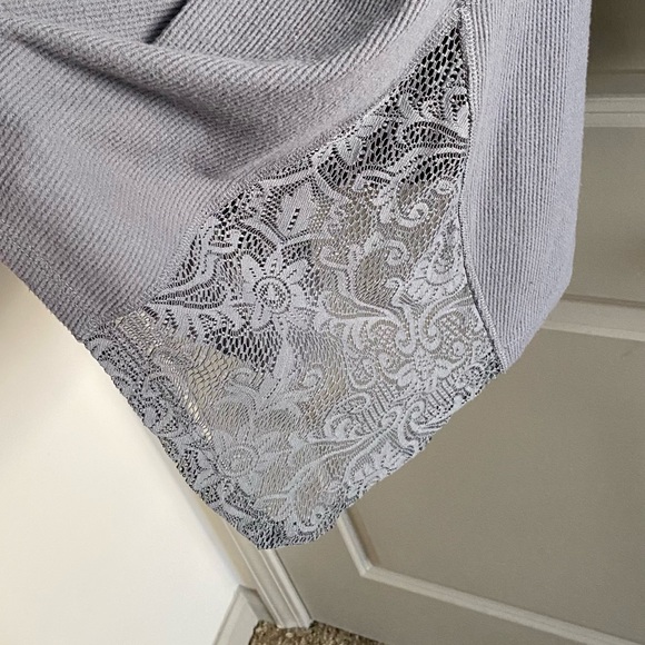 Sweater - Picture 3 of 3